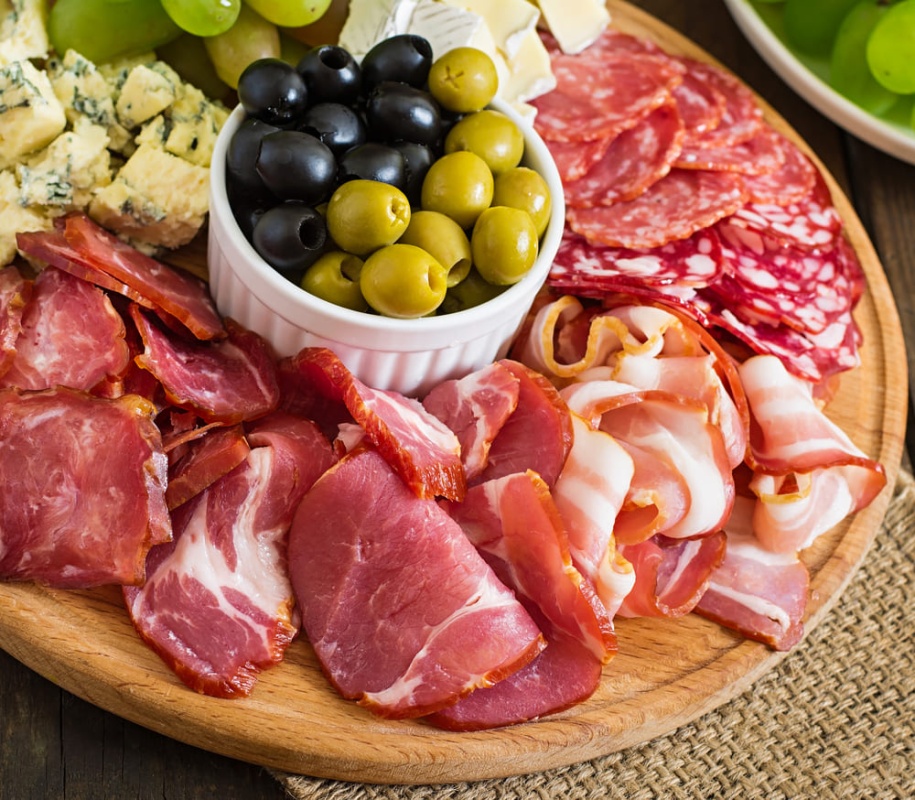 Alimentos embutidos: voc sabe o que a legislao diz sobre eles?