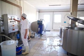 Retorno de cheiros e entupimento do ralo? Saiba como impedir